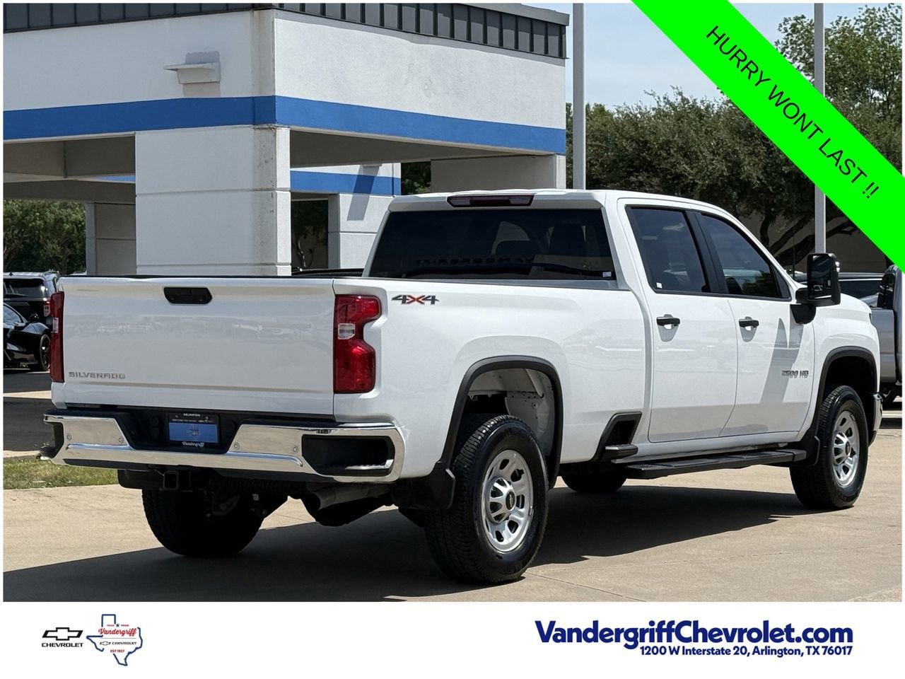 Used 2025 Chevrolet Silverado 2500 W/T w/ WT/CX Safety Package AWD/4WD image 4