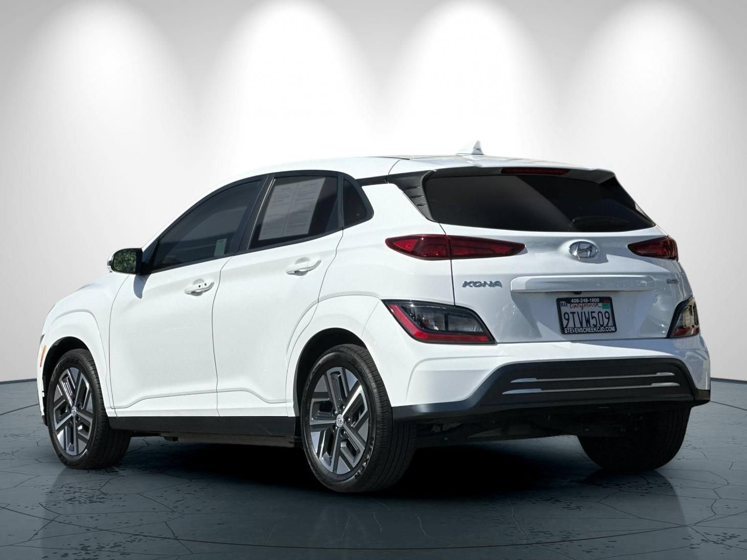 Used 2023 Hyundai Kona SE w/ Cargo Package FWD image 6