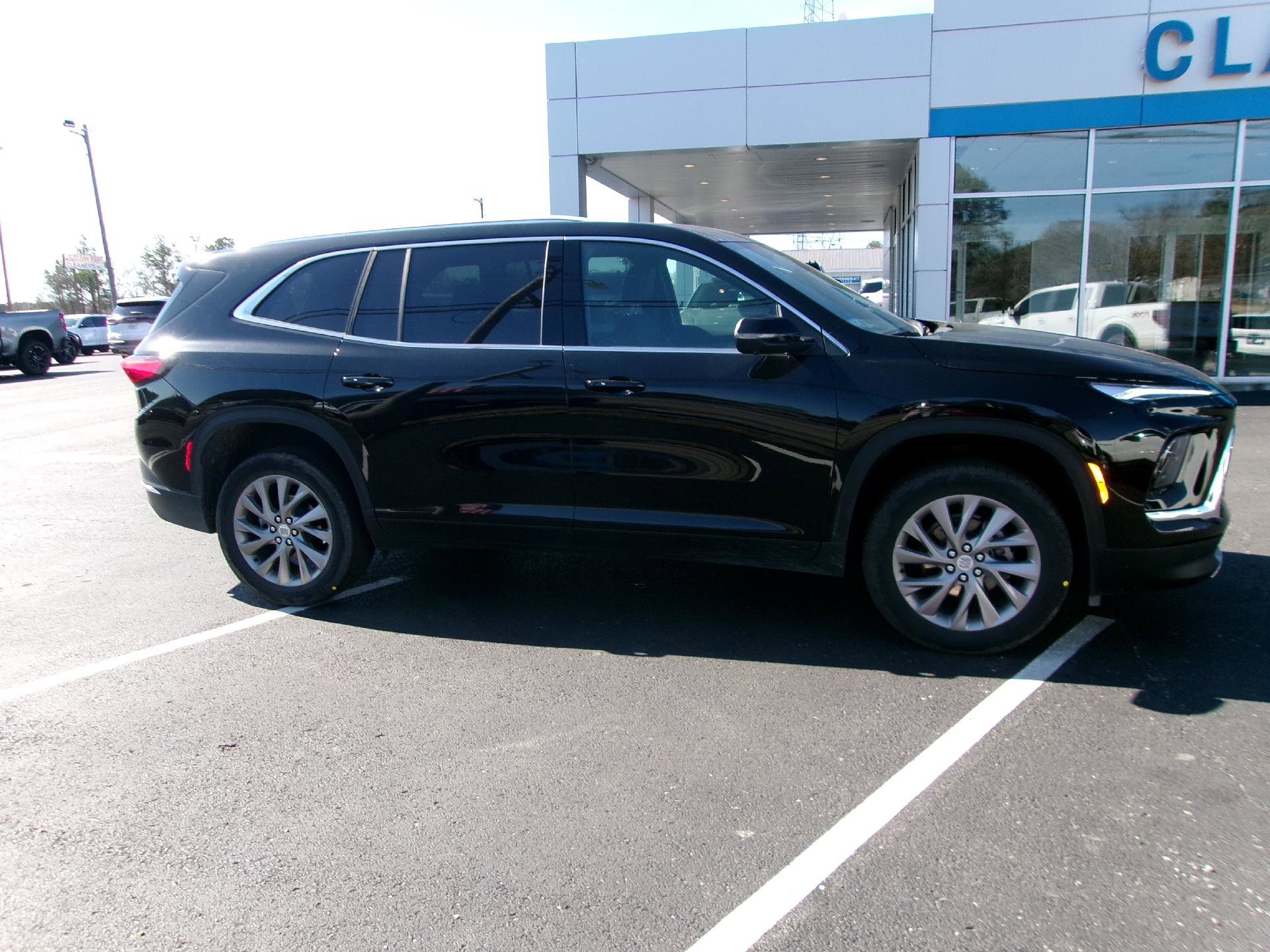 Used 2025 Buick Enclave Preferred image 1