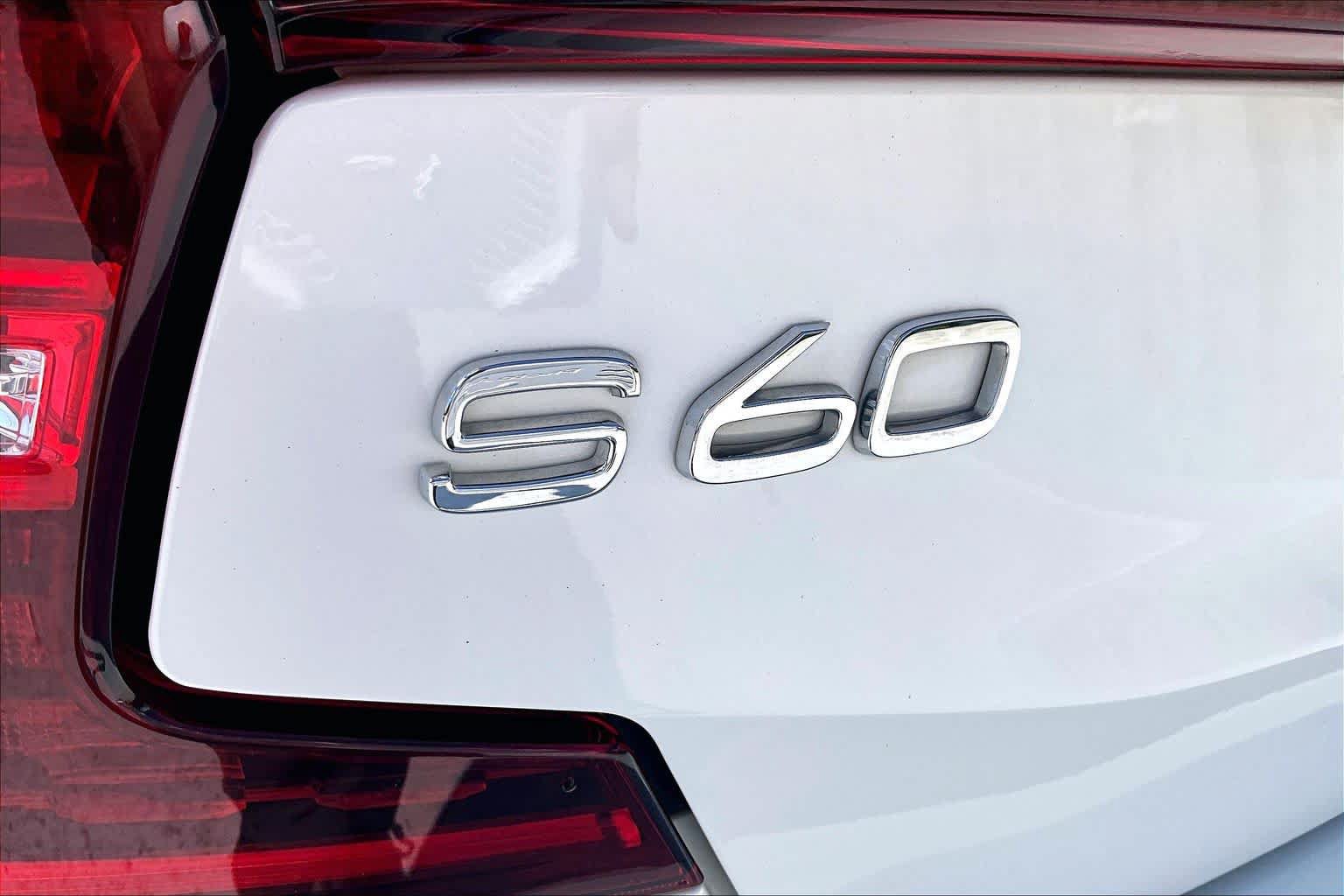Used 2020 Volvo S60 T6 Momentum AWD/4WD image 31