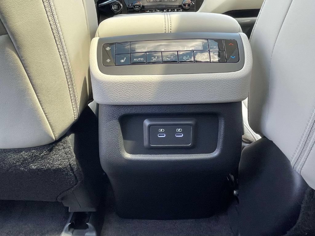 New 2026 Nissan Pathfinder SL w/ SL Premium Package FWD image 14