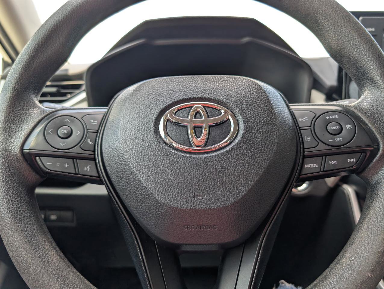 Used 2020 Toyota RAV4 XLE image 15