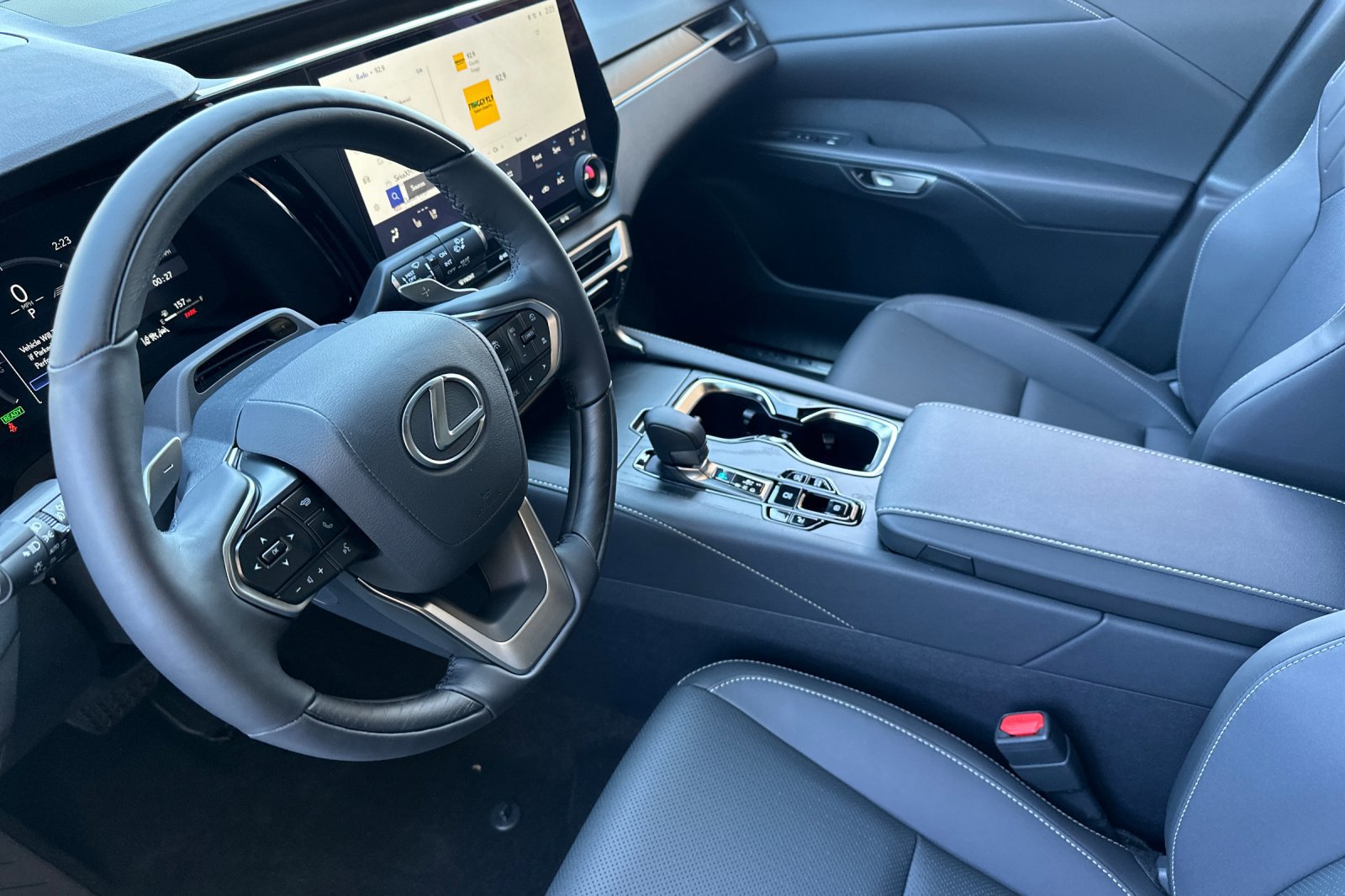 New 2026 Lexus RX 450h AWD image 10