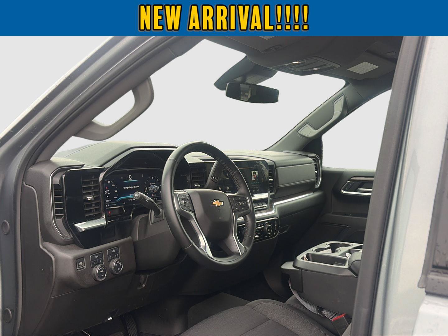 Used 2024 Chevrolet Silverado 1500 LT AWD/4WD image 10