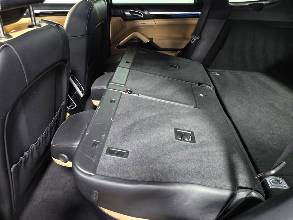 Used 2018 Porsche Cayenne image 38
