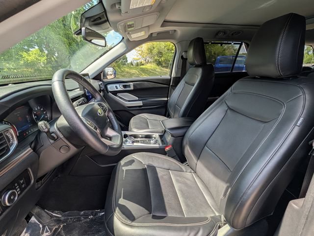 Used 2023 Ford Explorer Limited w/ Limited Technology Package AWD/4WD image 10
