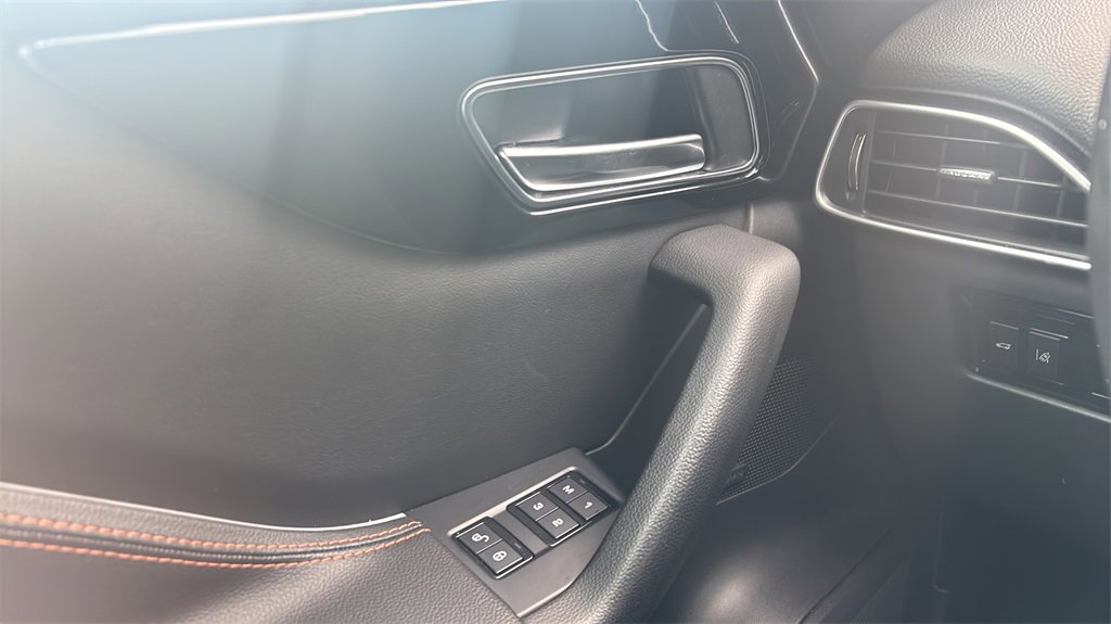 Used 2018 Jaguar F-PACE Prestige image 16