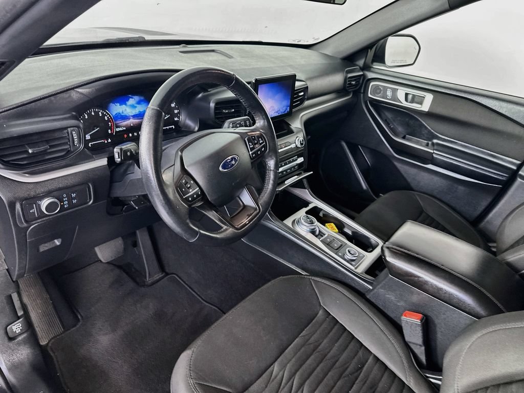 Used 2020 Ford Explorer XLT AWD/4WD image 29