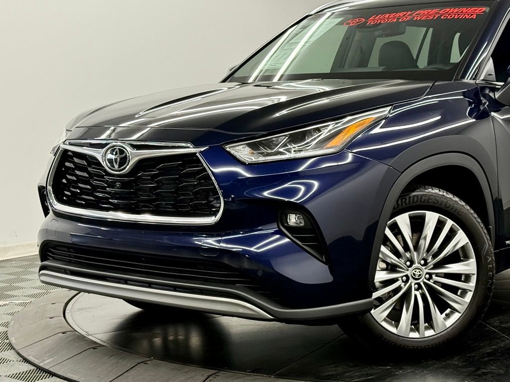 Used 2026 Toyota Highlander Platinum image 3