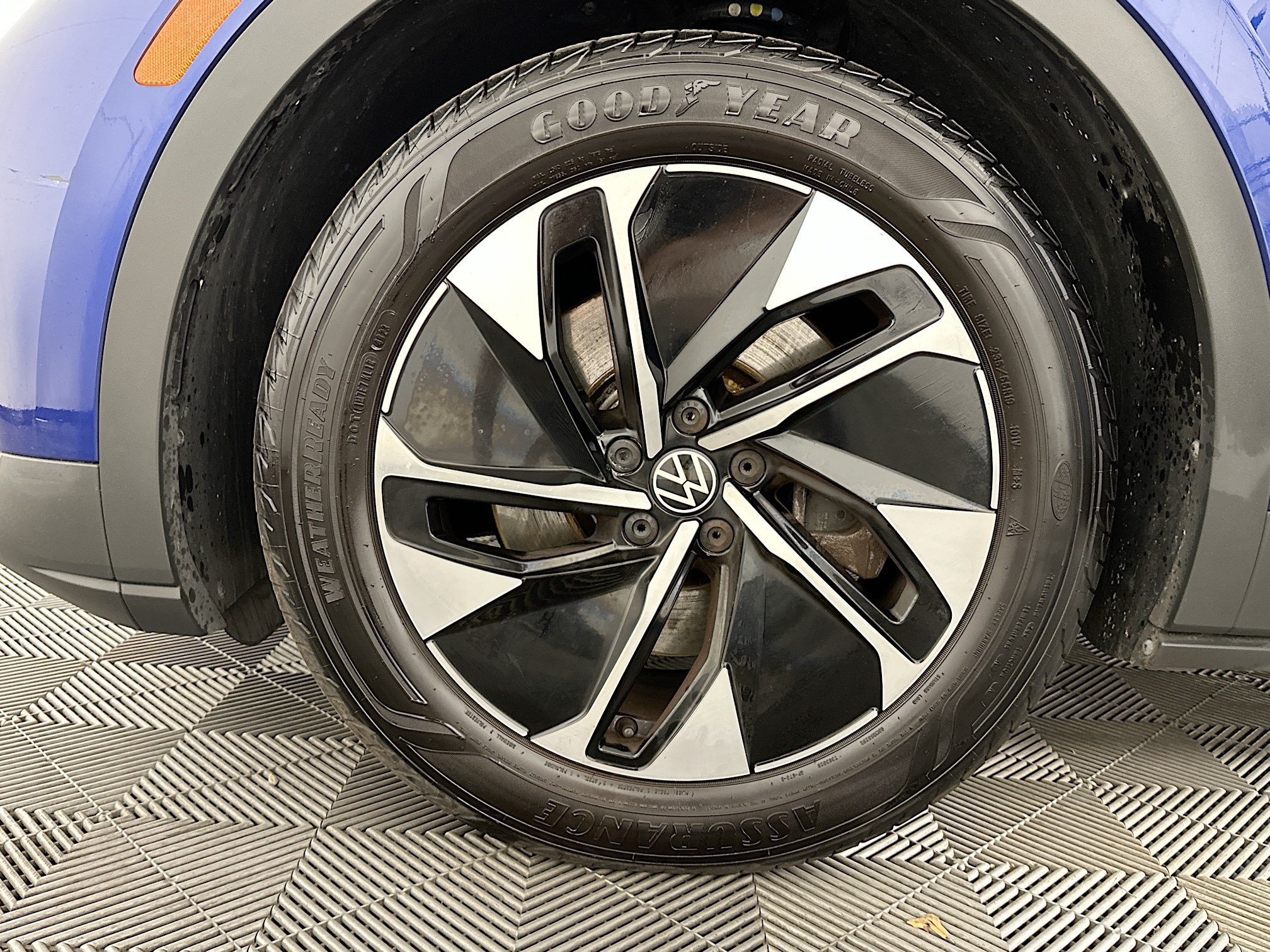 Used 2021 Volkswagen ID.4 Pro S RWD image 34