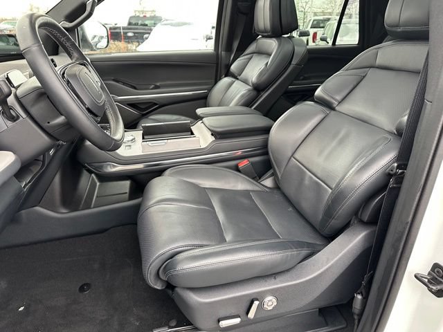 Used 2025 Lincoln Navigator L Reserve w/ Jet Appearance Package AWD/4WD image 24