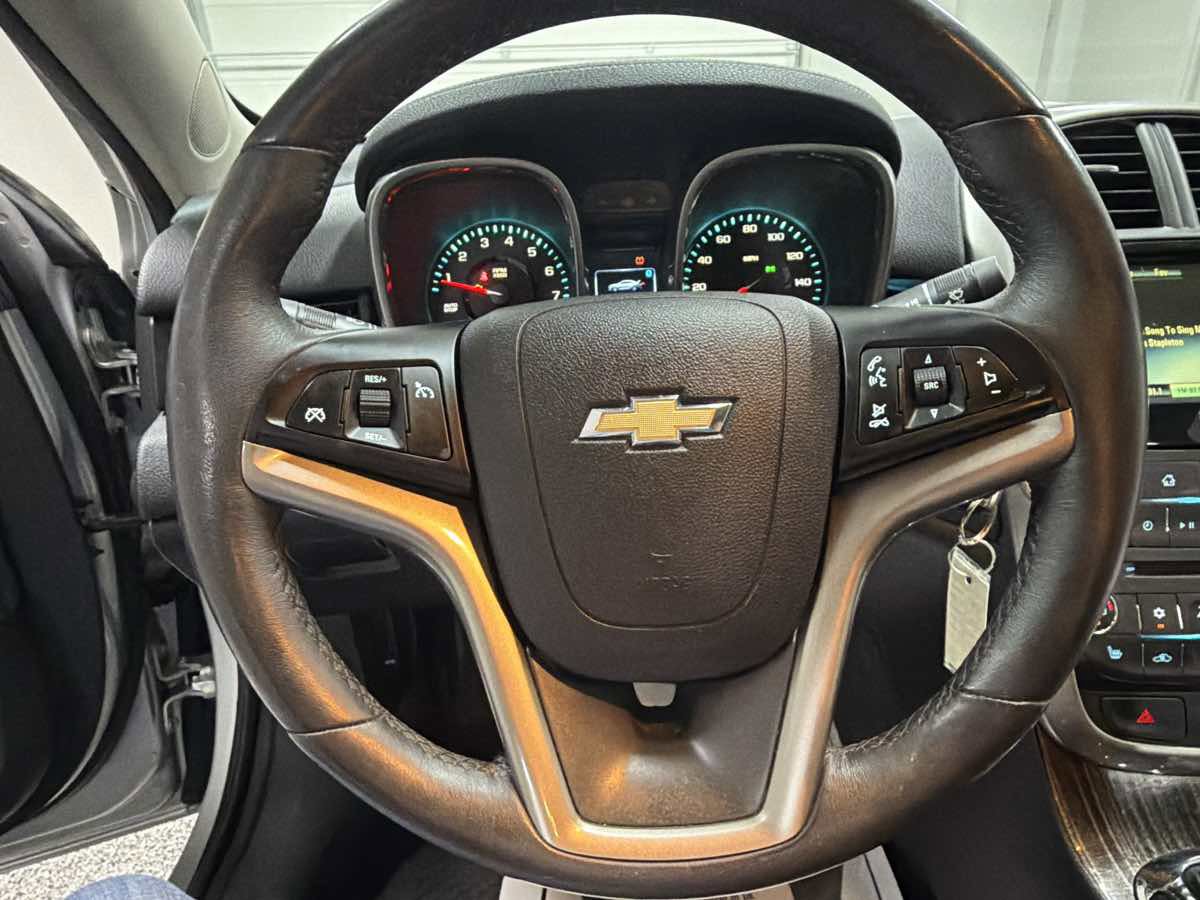 Used 2016 Chevrolet Malibu LTZ image 15