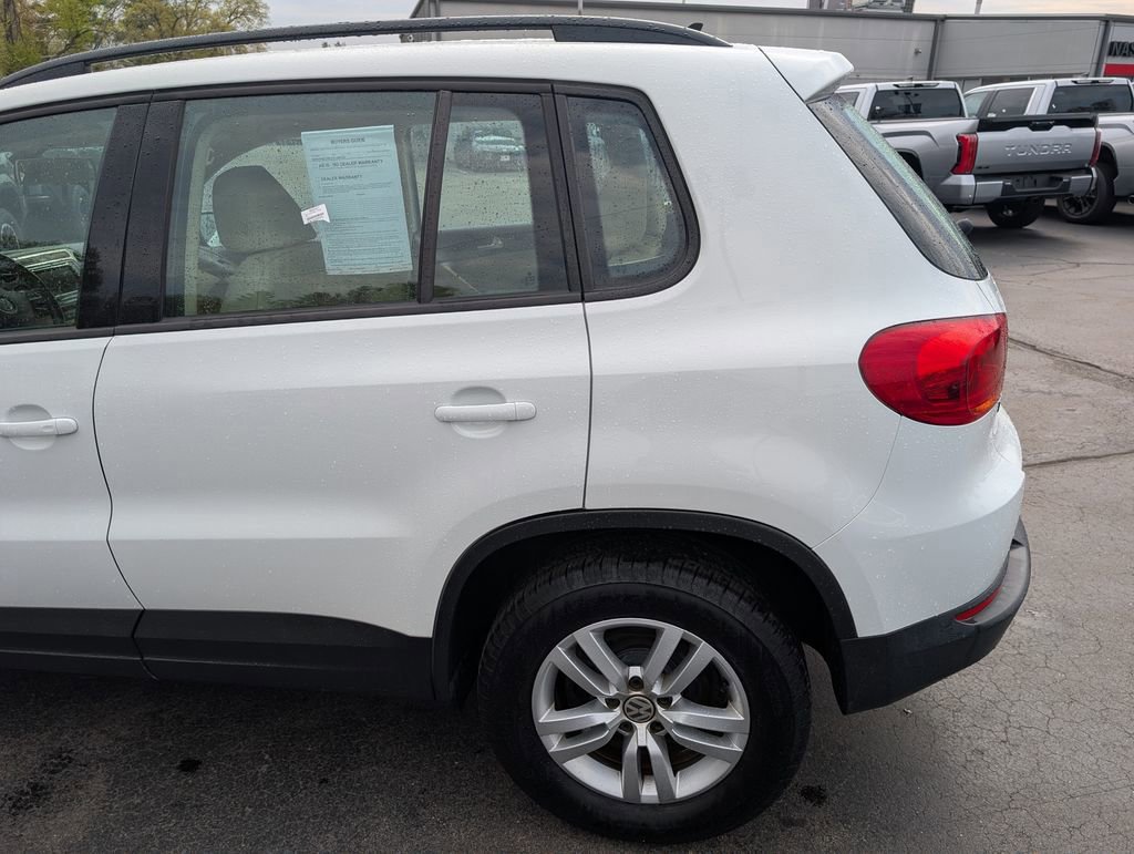 Used 2017 Volkswagen Tiguan S AWD/4WD image 4