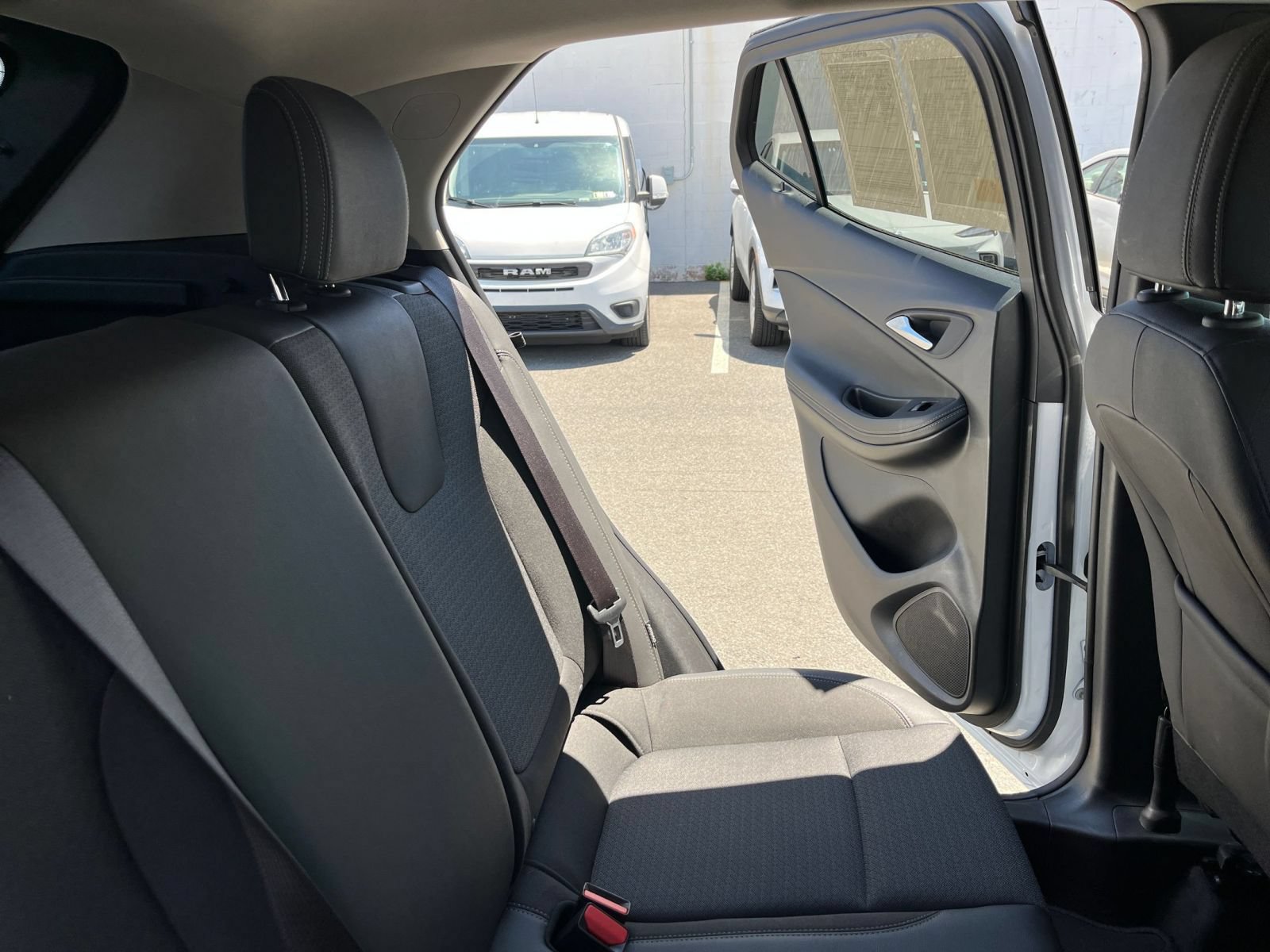 Used 2025 Buick Encore GX Preferred FWD image 37