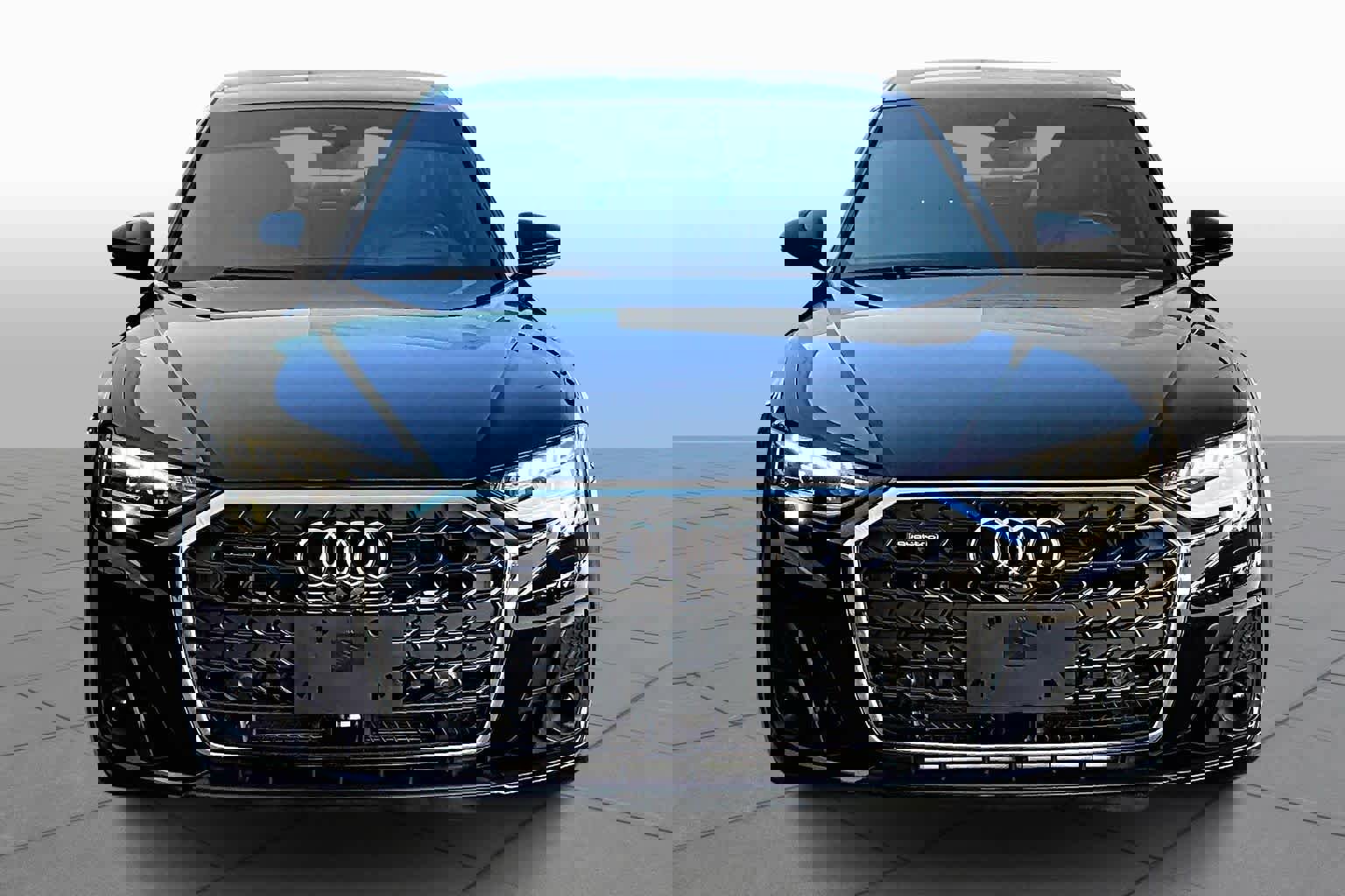 Used 2023 Audi A8 L 3.0T image 3