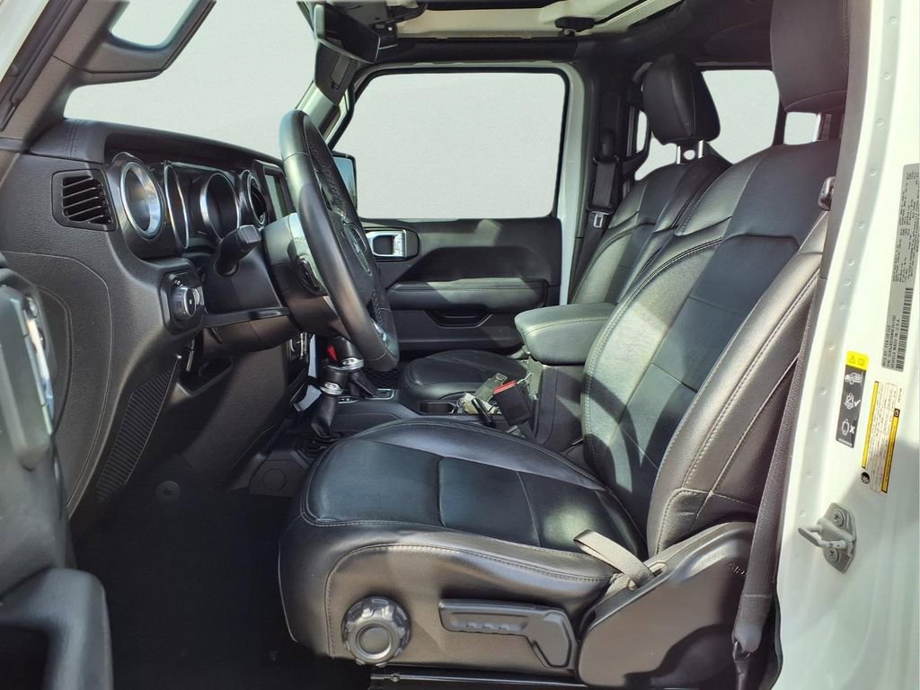 Used 2022 Jeep Wrangler Unlimited Sahara image 4