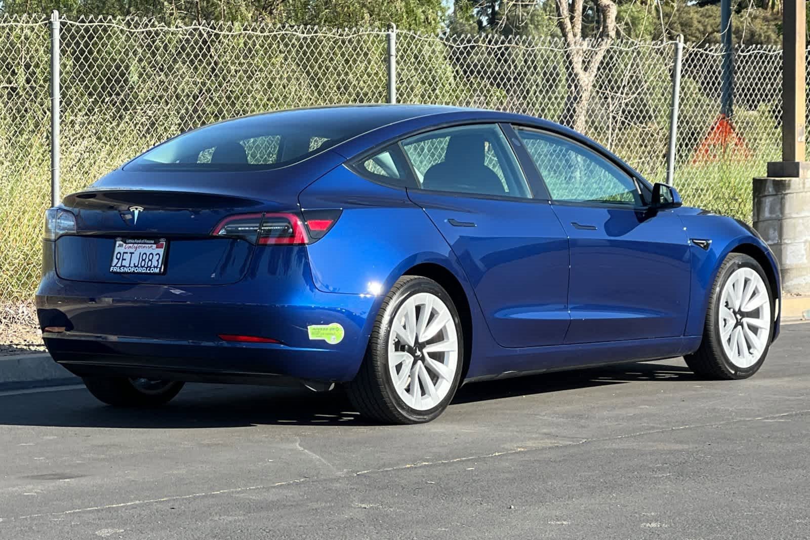 Used 2023 Tesla Model 3 Standard Range image 2