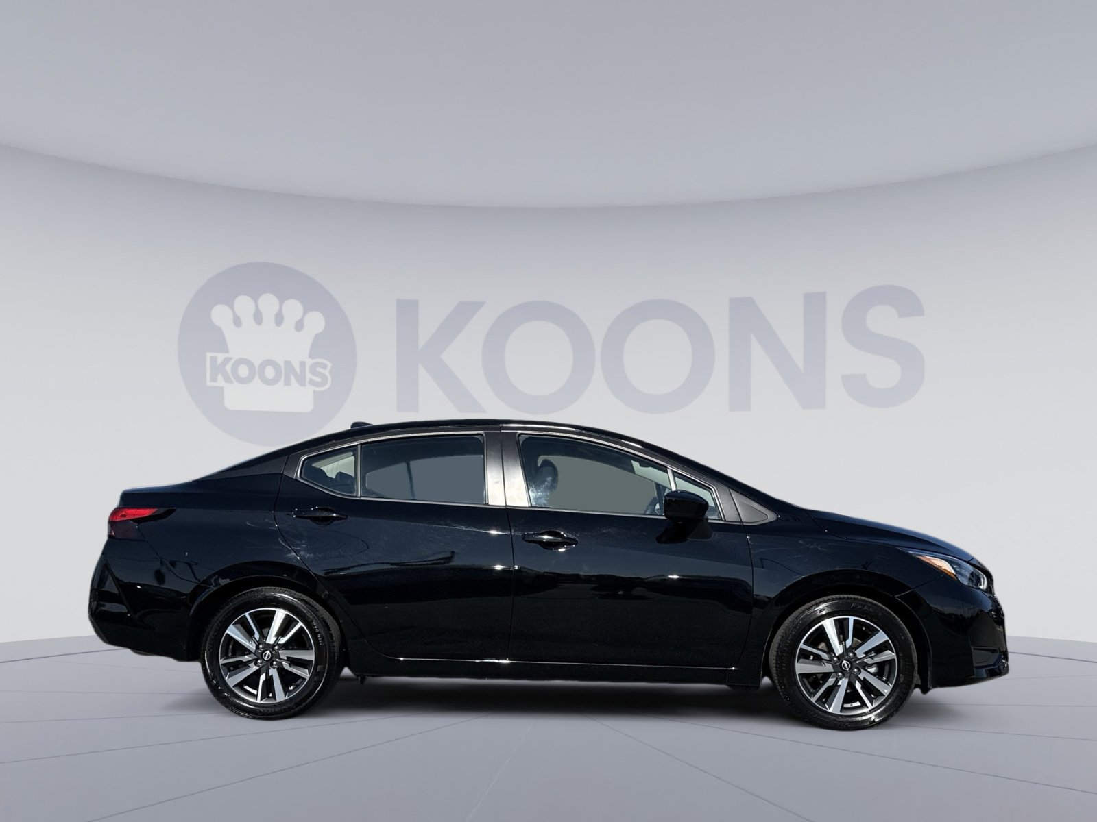 Used 2025 Nissan Versa SV image 8