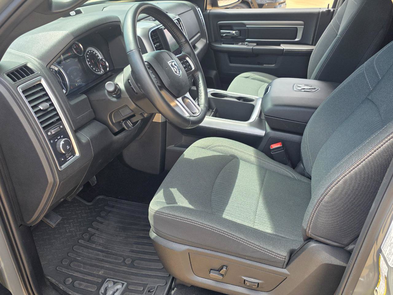 Used 2022 RAM 1500 Warlock w/ Ceramic Grey Warlock Package AWD/4WD image 8