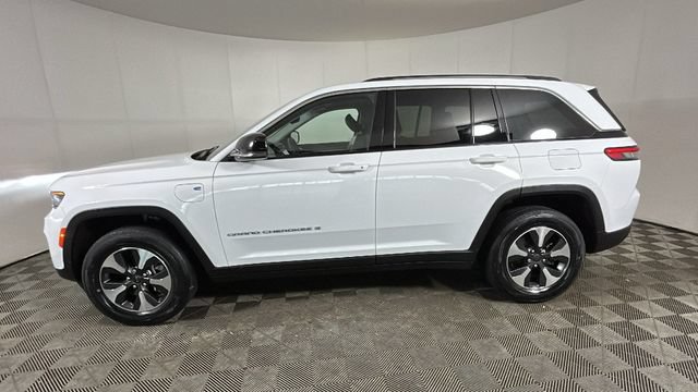 Used 2023 Jeep Grand Cherokee 4WD 4xe image 5