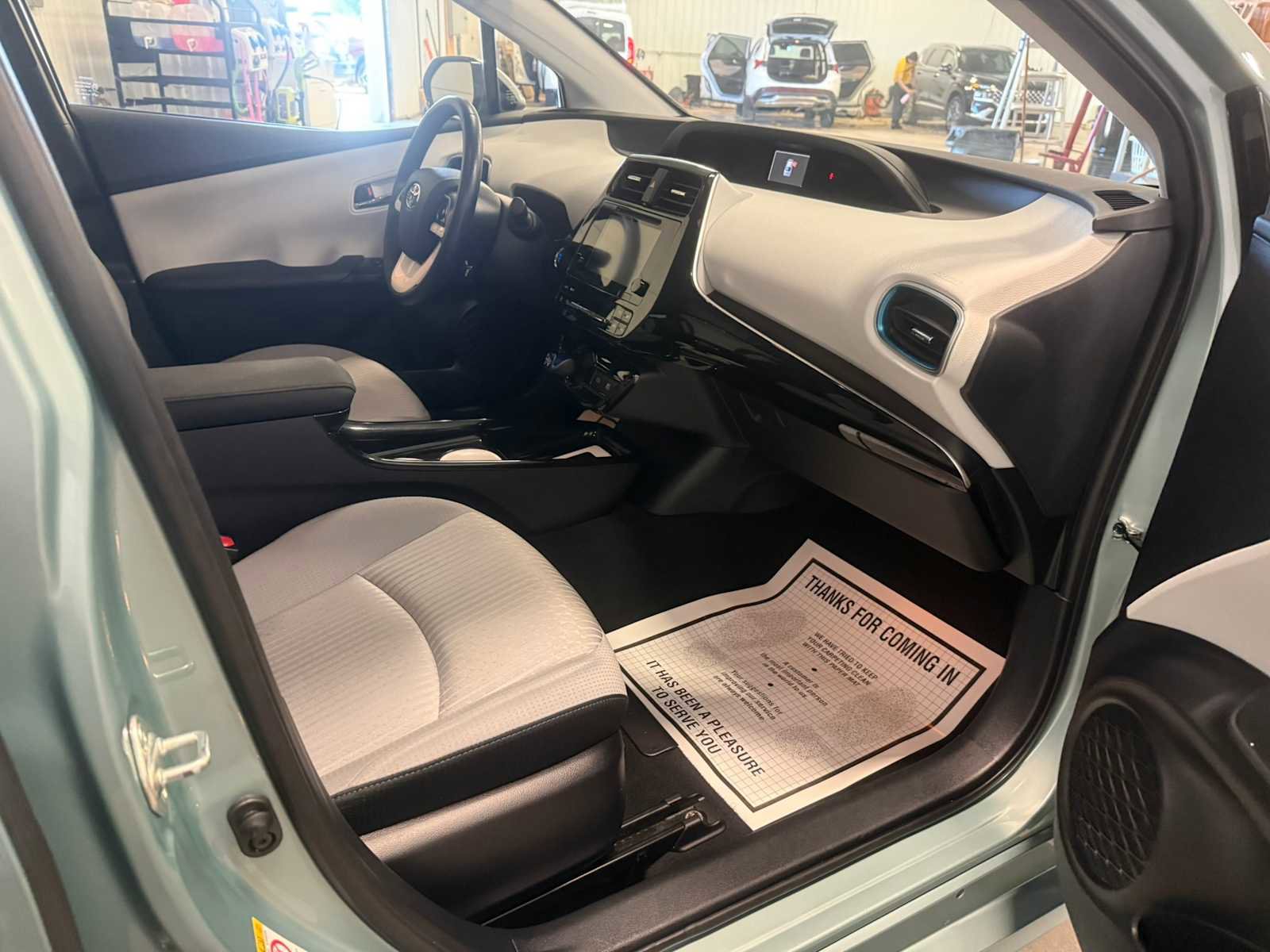 Used 2017 Toyota Prius Three w/ Advanced Technology Package FWD image 27