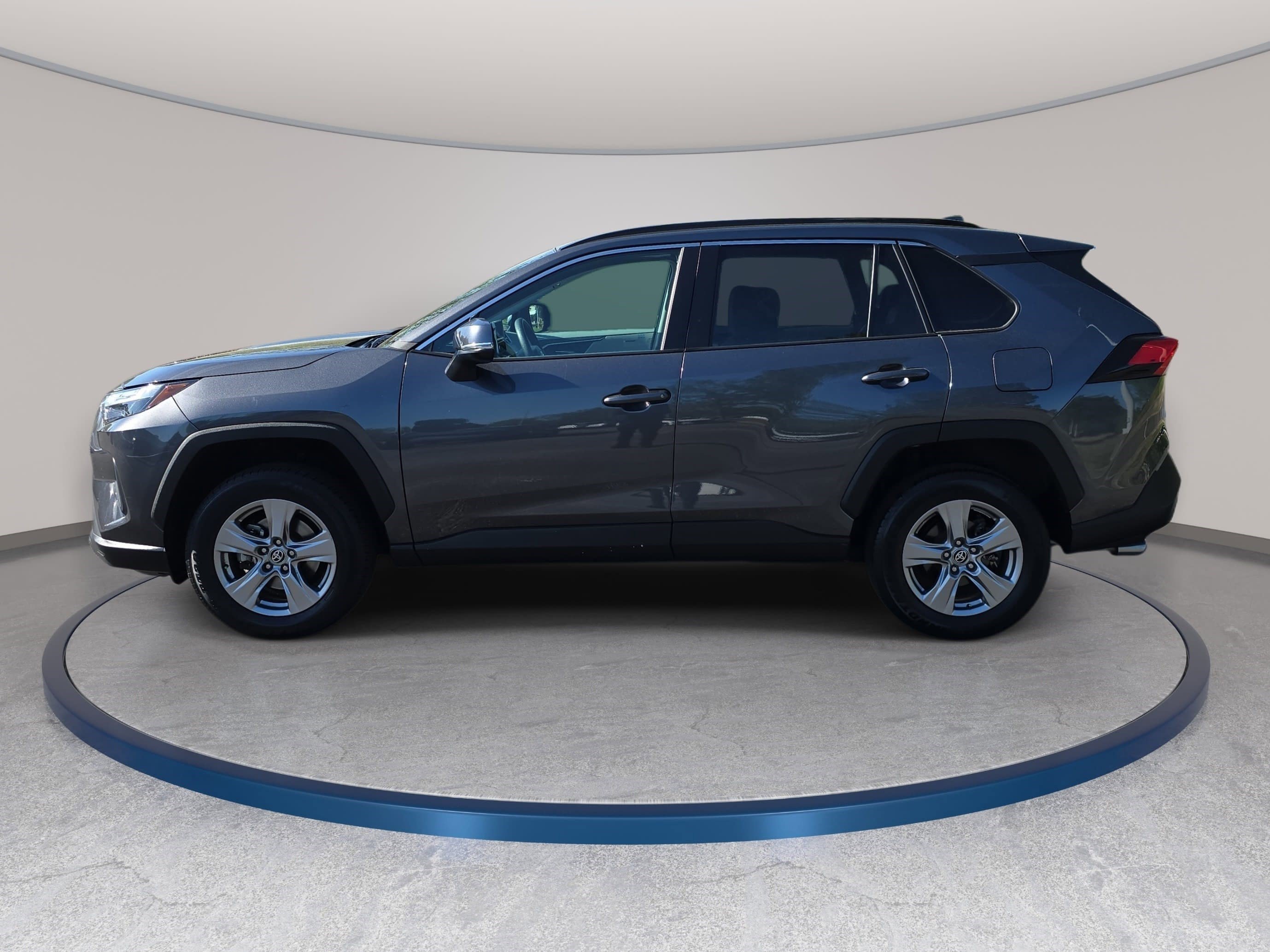 Used 2023 Toyota RAV4 XLE w/ Convenience Package FWD image 8