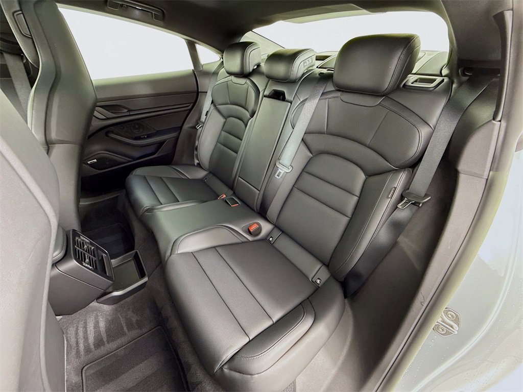 Used 2024 Porsche Taycan image 23
