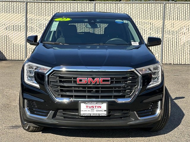 Used 2022 GMC Terrain SLE image 2