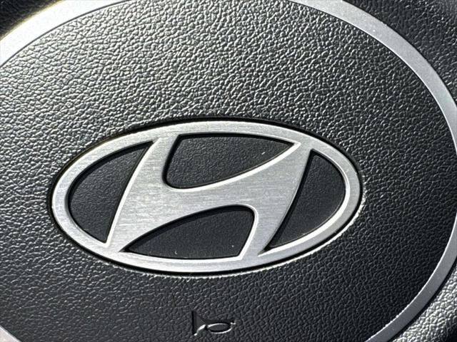 Used 2025 Hyundai Elantra Limited FWD image 34