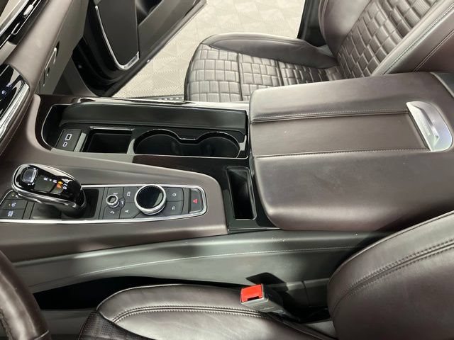 Used 2022 Cadillac Escalade Sport Platinum w/ LPO, ONYX Package AWD/4WD image 30
