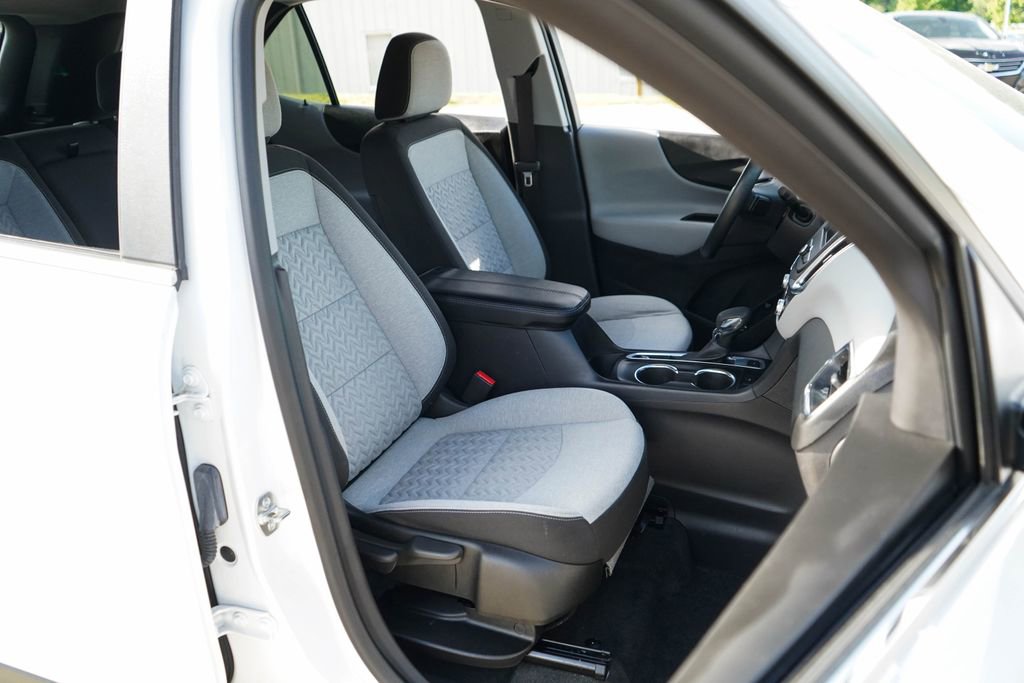 Used 2024 Chevrolet Equinox LT w/ Driver Convenience Package AWD/4WD image 13