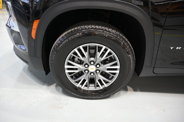 New 2027 Chevrolet Traverse LT w/ Driver Confidence Package AWD/4WD image 29