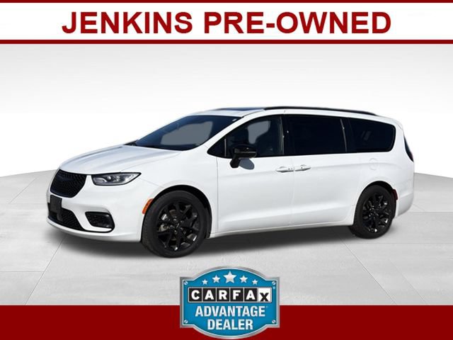 Used 2025 Chrysler Pacifica Limited FWD 360° Tour