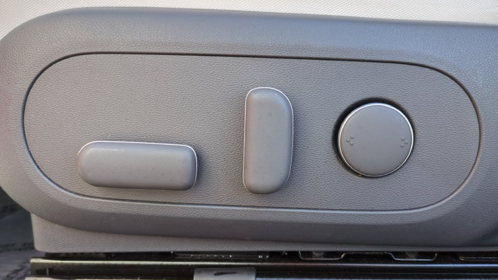 Certified 2025 Hyundai Kona SEL FWD image 16