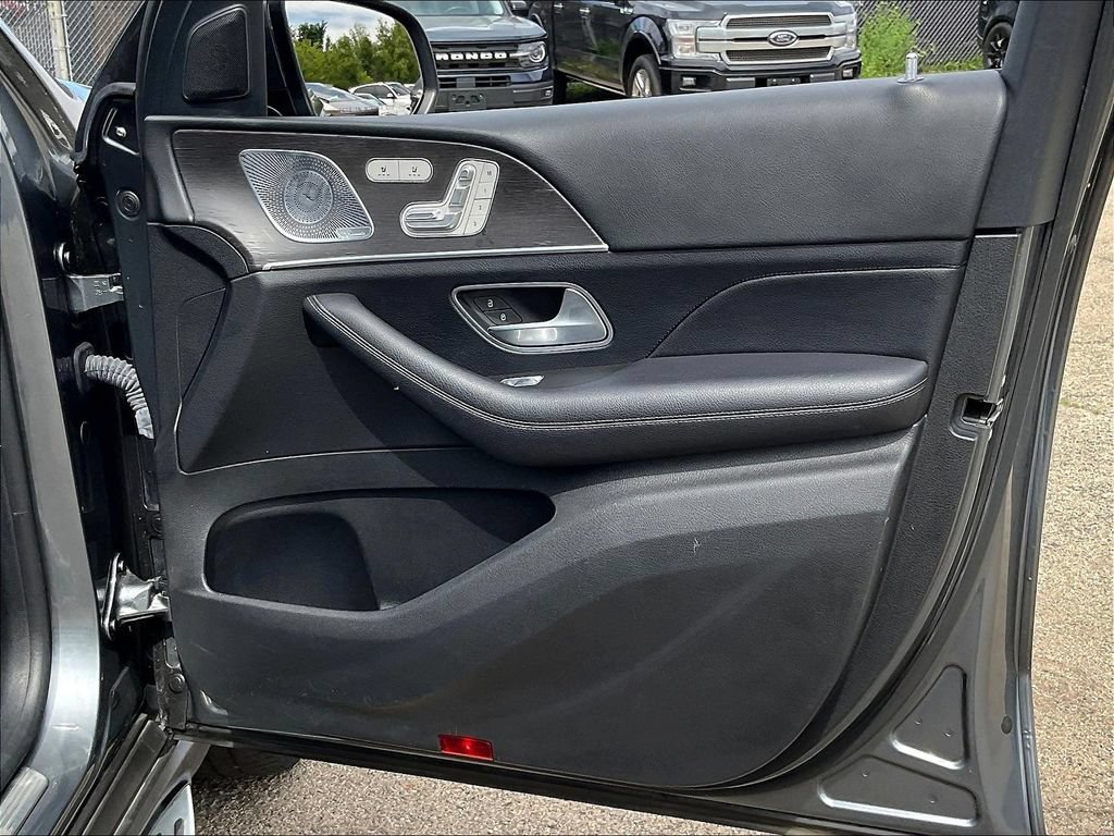 Used 2020 Mercedes-Benz GLS 450 4MATIC image 29