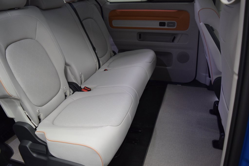 New 2025 Volkswagen ID. Buzz Pro S Plus image 7