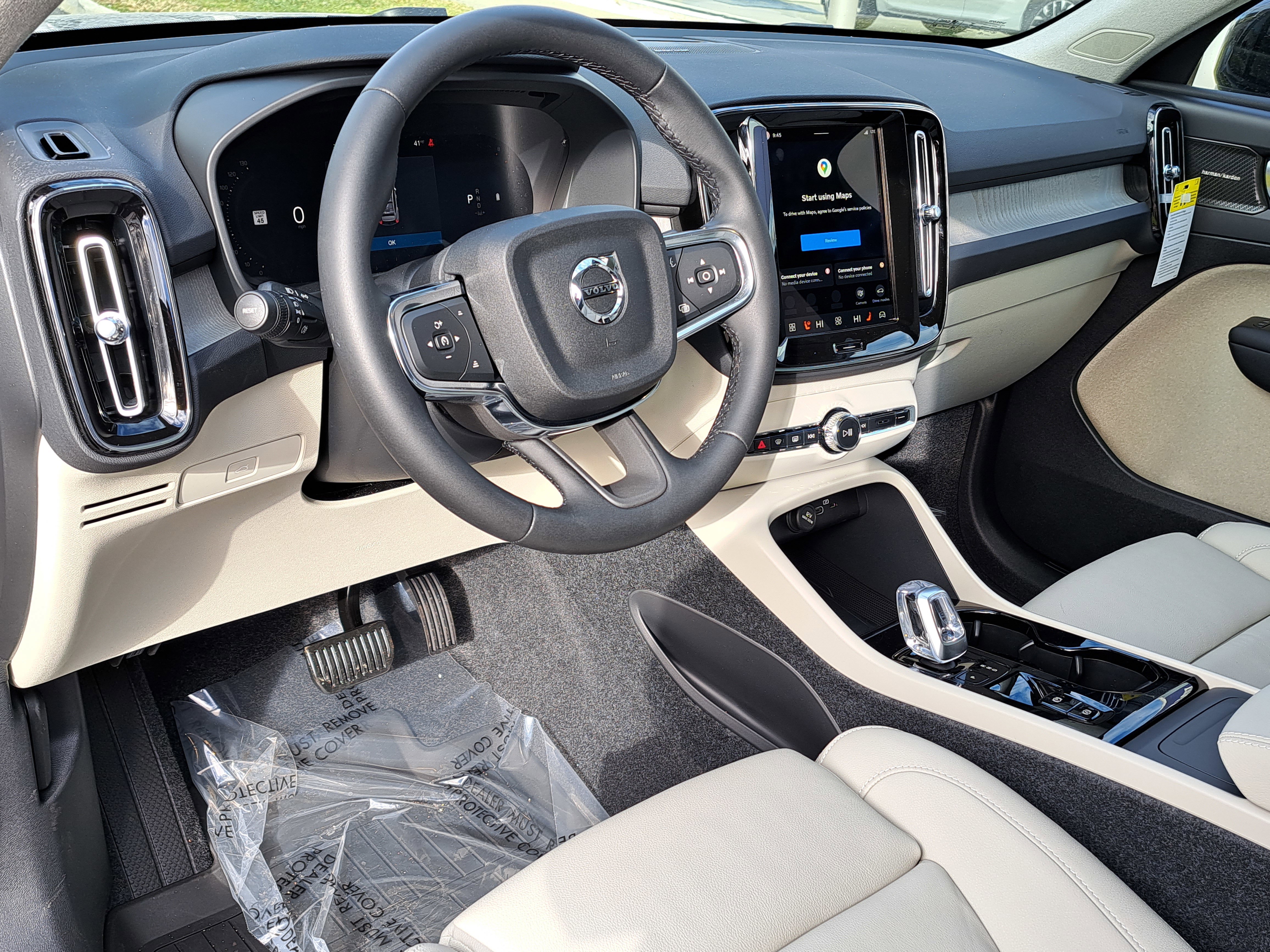 New 2026 Volvo XC40 B5 Ultra w/ Protection Package Premier image 5