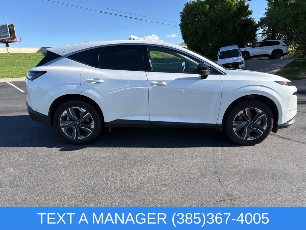 Used 2025 Nissan Murano SL AWD/4WD image 2
