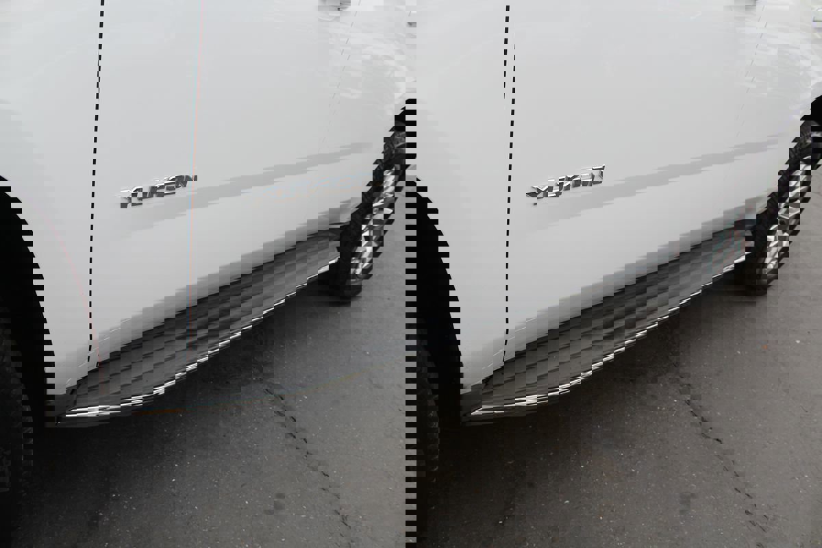 Used 2015 GMC Yukon SLT w/ Open Road Package image 12