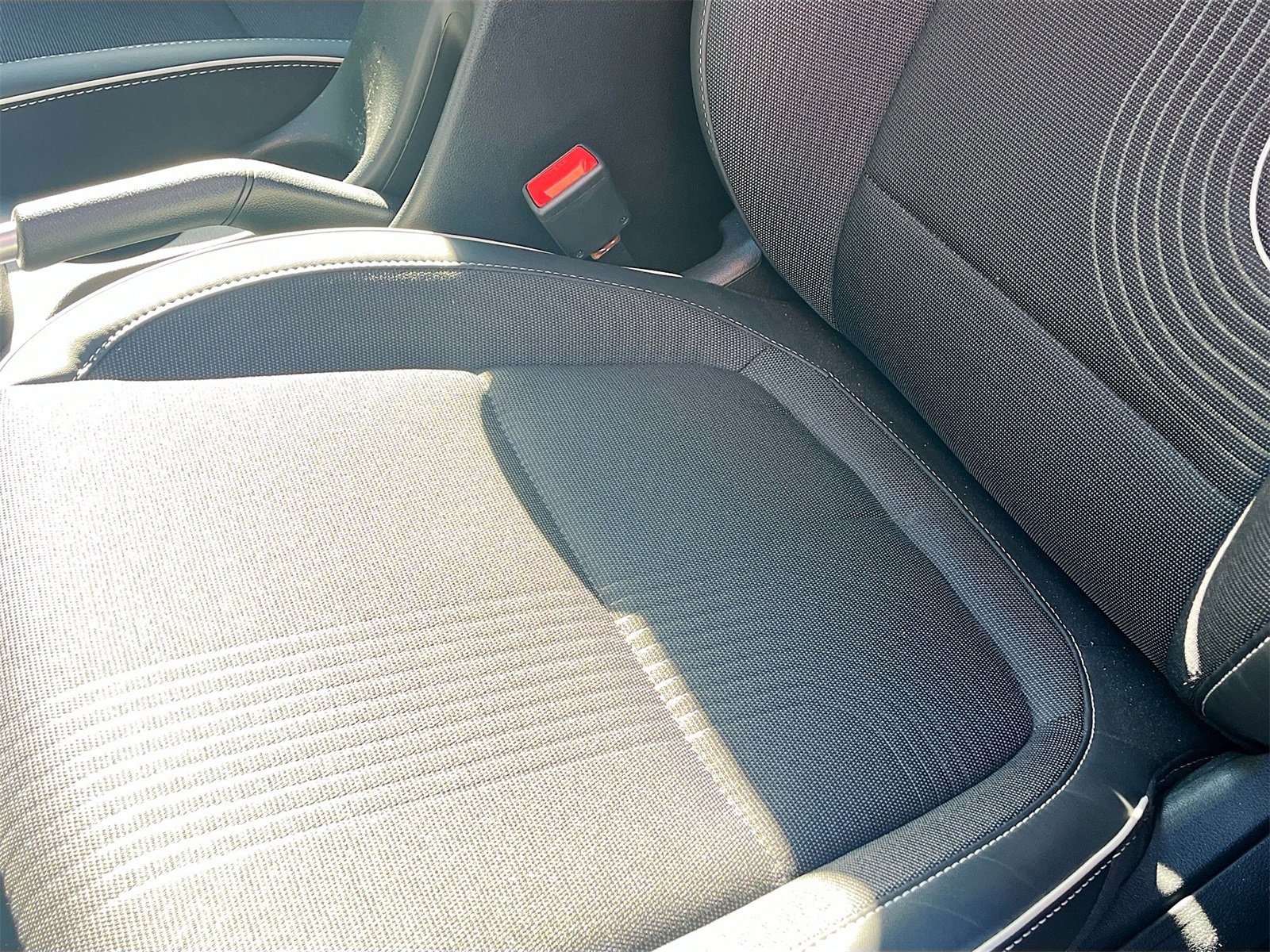 Used 2024 Hyundai Venue Limited image 20