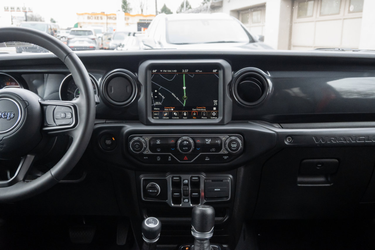 Used 2023 Jeep Wrangler Unlimited Sport image 34