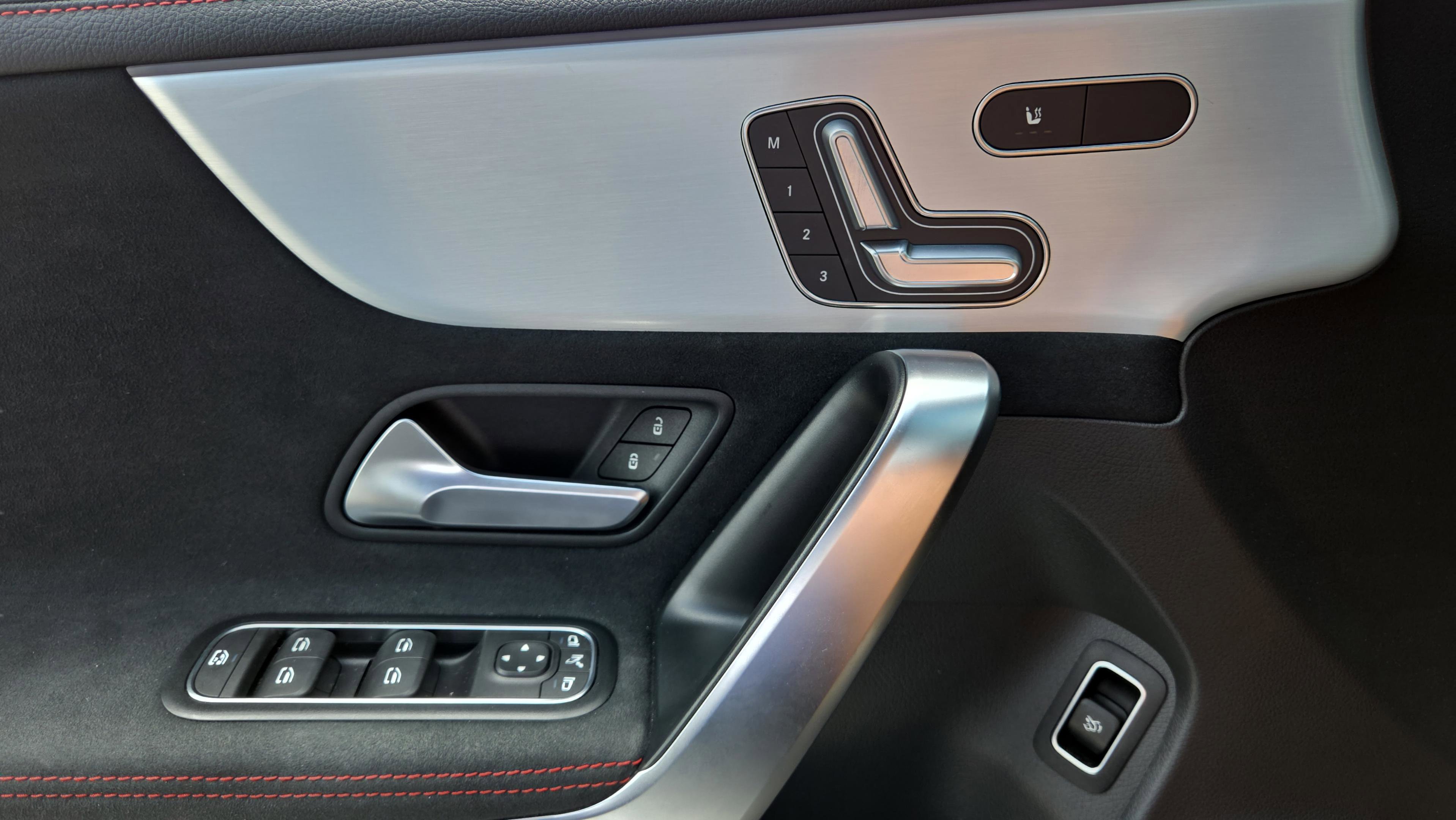 Used 2023 Mercedes-Benz CLA 250 image 37