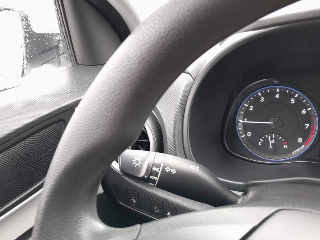 Used 2022 Hyundai Kona SE image 17