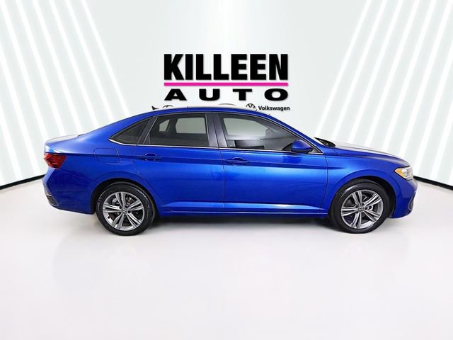 Used 2023 Volkswagen Jetta SE image 8