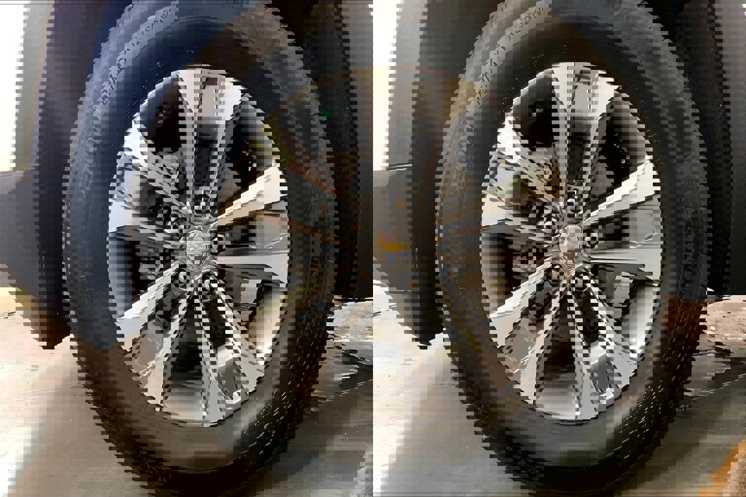 Used 2025 Chevrolet Equinox LT image 9