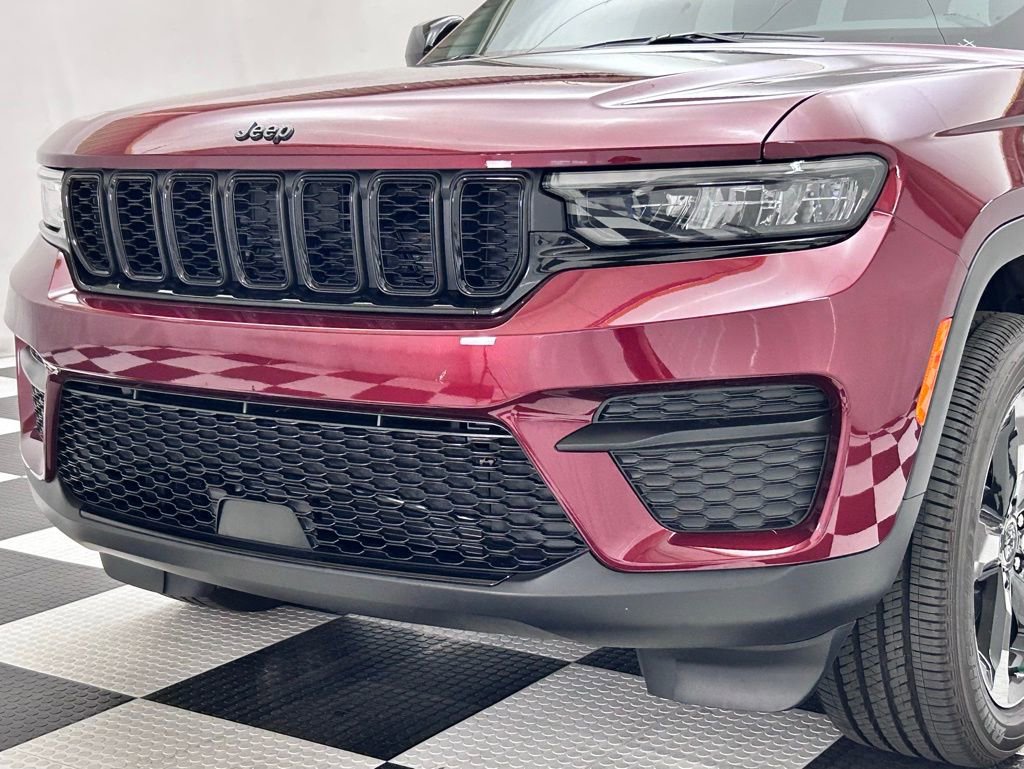 New 2025 Jeep Grand Cherokee 4WD image 5