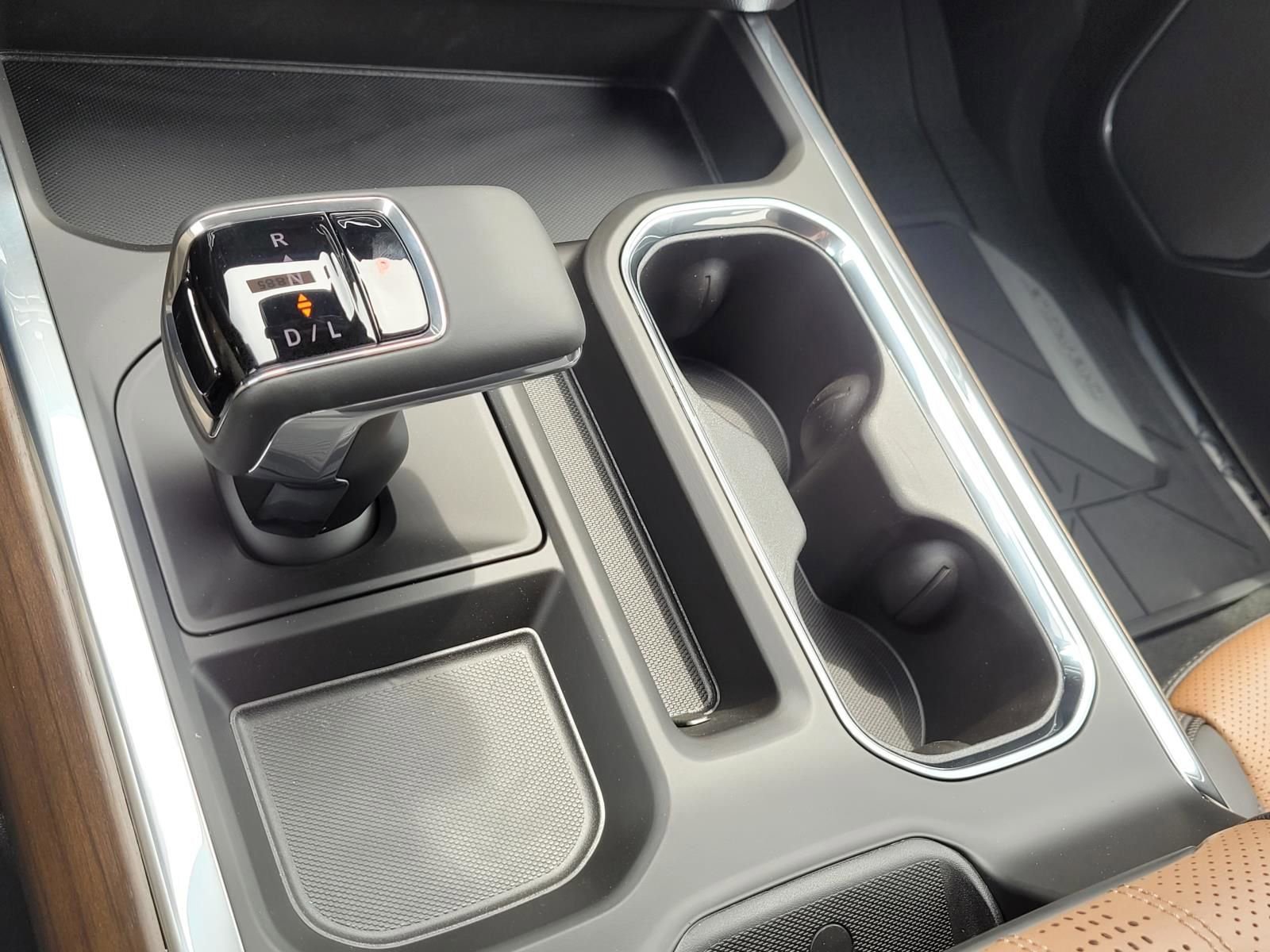 New 2026 Chevrolet Silverado 1500 High Country w/ High Country Premium Package AWD/4WD image 21