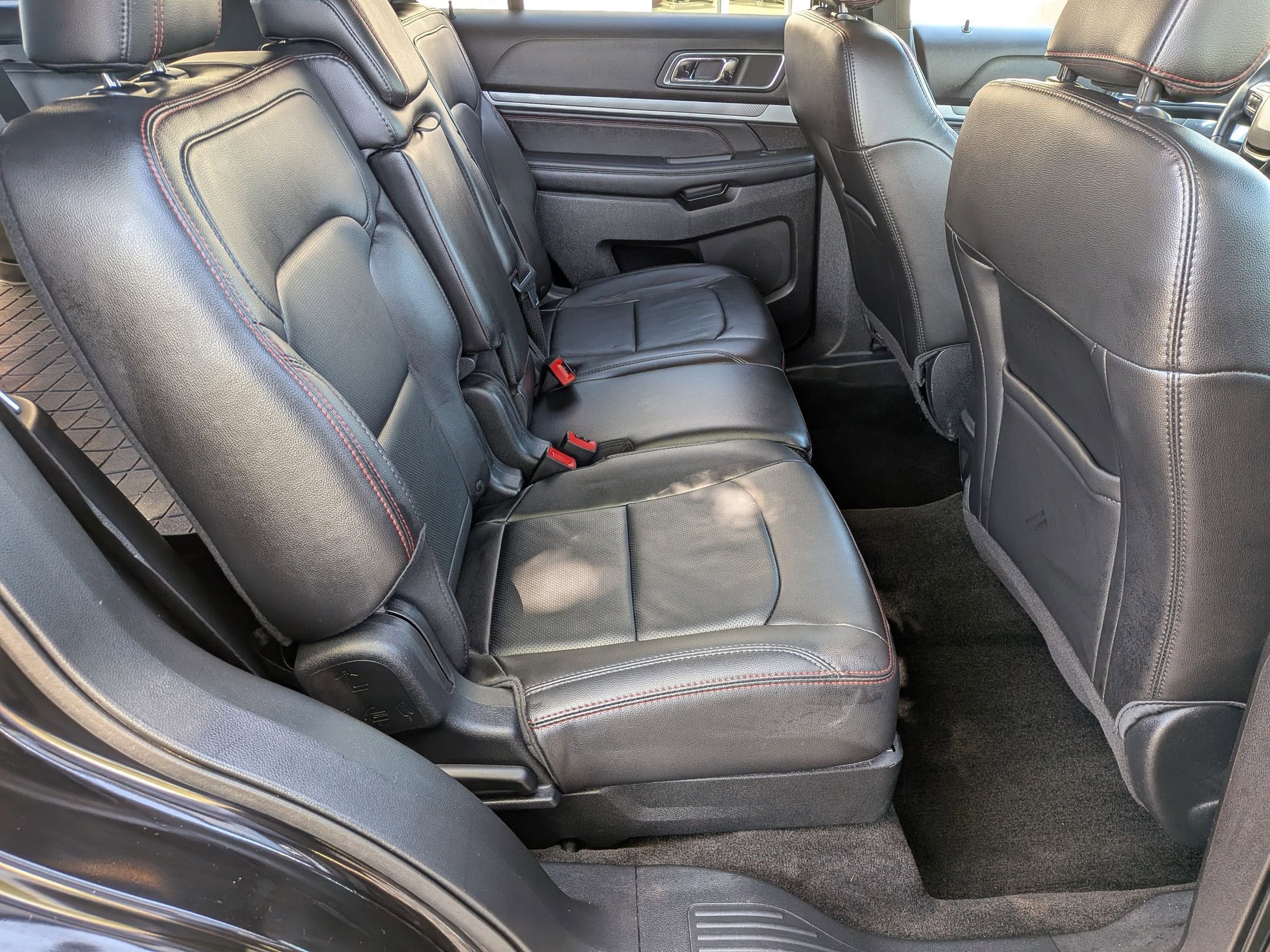 Used 2018 Ford Explorer Sport AWD/4WD image 30