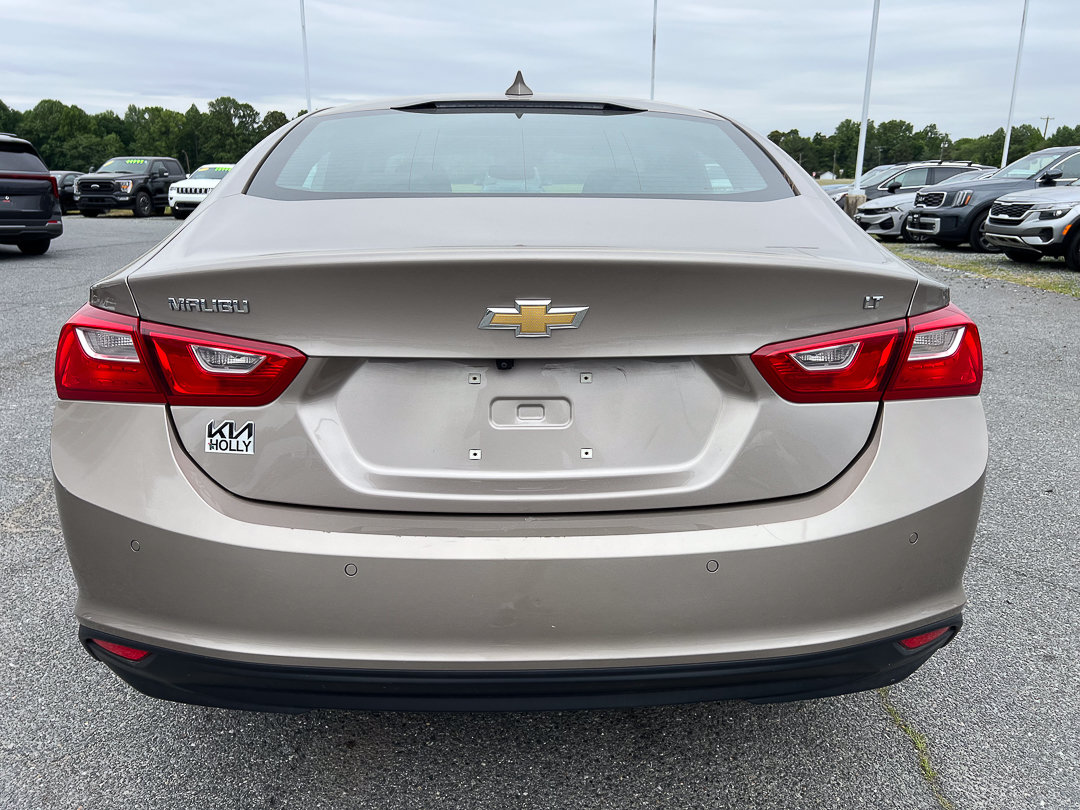 Used 2023 Chevrolet Malibu LT w/ Driver Confidence Package FWD image 4