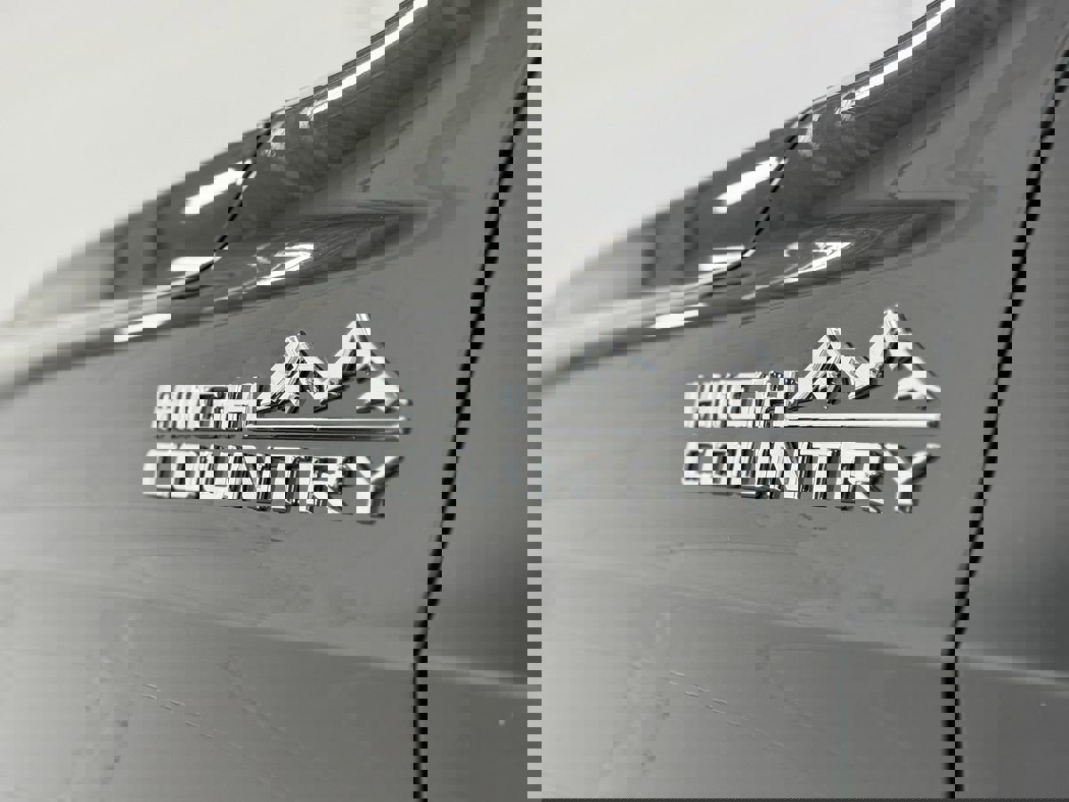 Used 2024 Chevrolet Tahoe High Country image 11